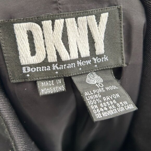 Donna Karen Vintage Wool Blazer, size 10 - Picture 10 of 10